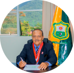 Dr. Lucio Manrique de Lara Suarez