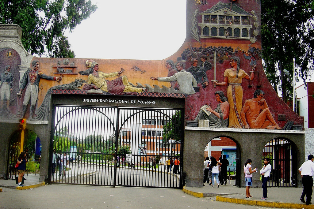 Universidad Nacional de Trujillo (UNT) Red Peruana de Universidades
